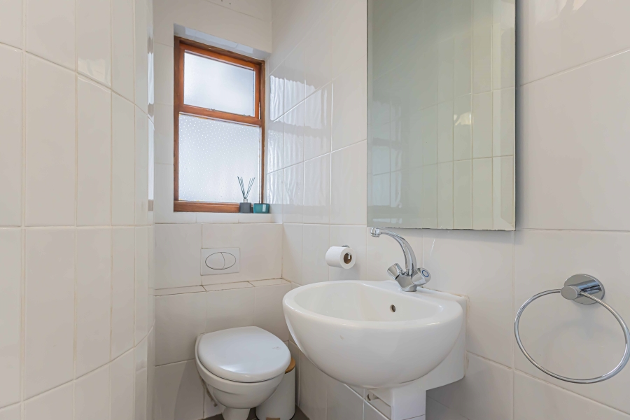 3 Bedroom Property for Sale in Sea Point Western Cape